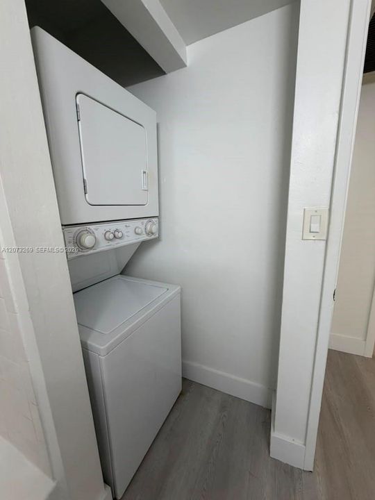 For Rent: $1,950 (2 beds, 2 baths, 760 Square Feet)