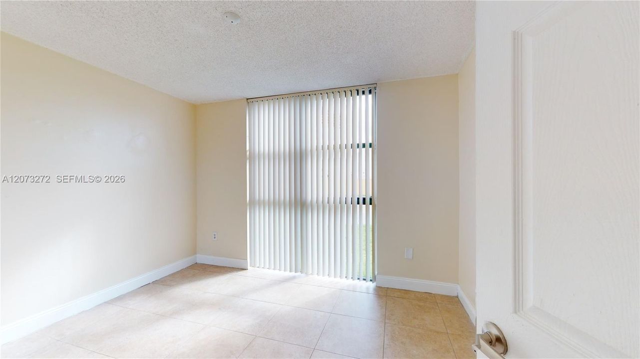 En Venta: $230,000 (2 camas, 2 baños, 910 Pies cuadrados)