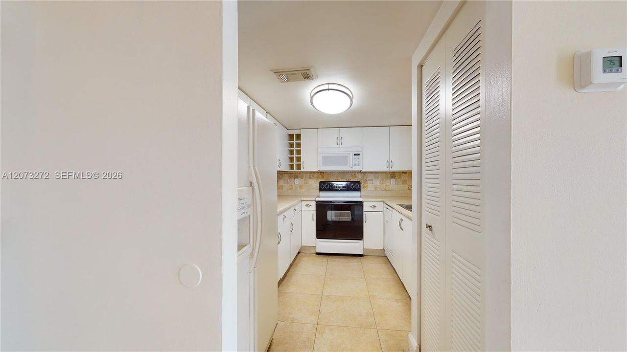 En Venta: $230,000 (2 camas, 2 baños, 910 Pies cuadrados)