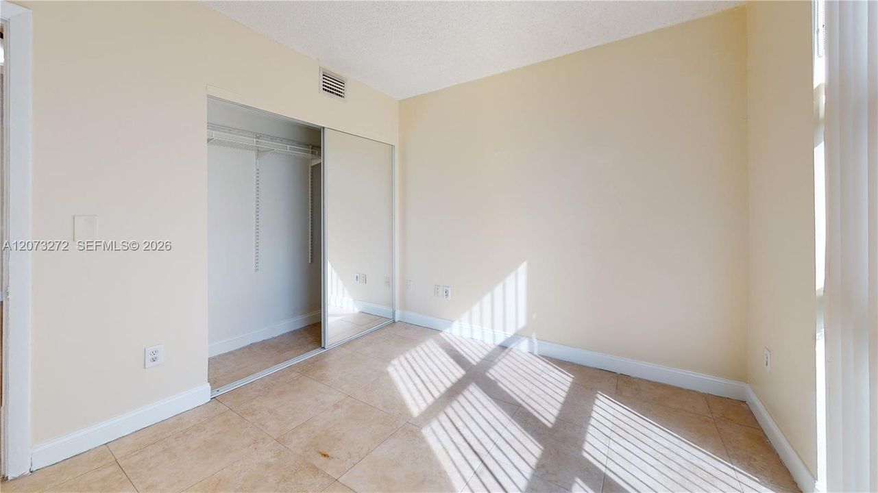 En Venta: $230,000 (2 camas, 2 baños, 910 Pies cuadrados)