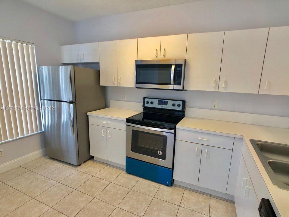 For Rent: $2,600 (2 beds, 2 baths, 1120 Square Feet)