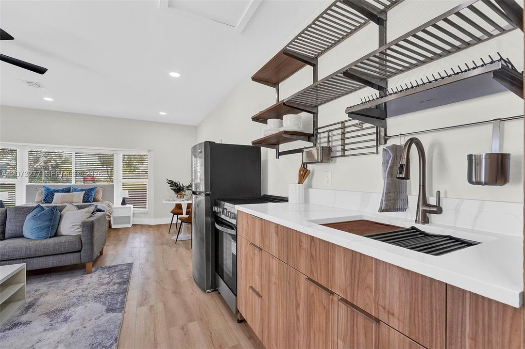 For Rent: $1,795 (0 beds, 1 baths, 500 Square Feet)