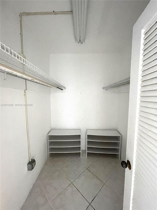 В аренду: $3,400 (2 спален, 2 ванн, 1225 Квадратных фут)