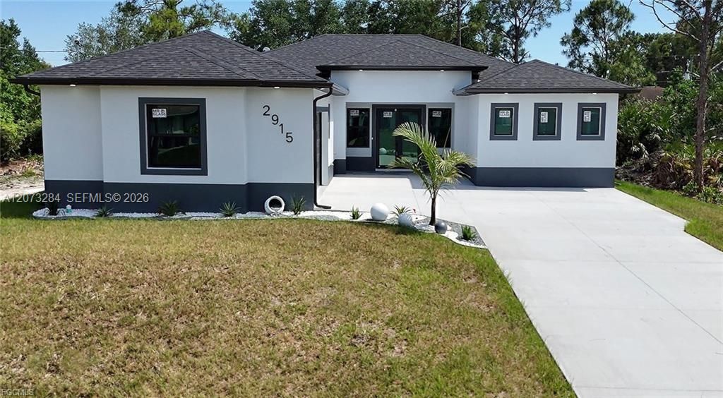 For Sale: $455,000 (4 beds, 3 baths, 1975 Square Feet)