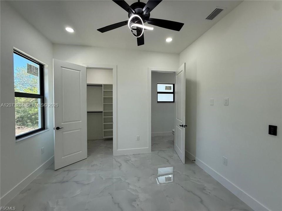 For Sale: $455,000 (4 beds, 3 baths, 1975 Square Feet)