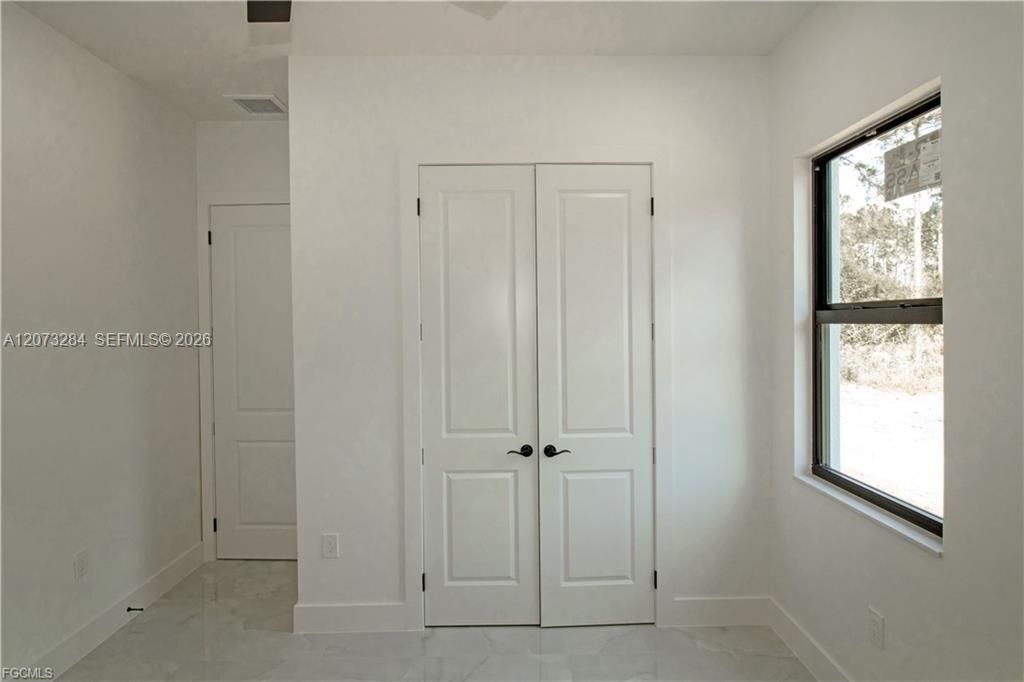 For Sale: $455,000 (4 beds, 3 baths, 1975 Square Feet)