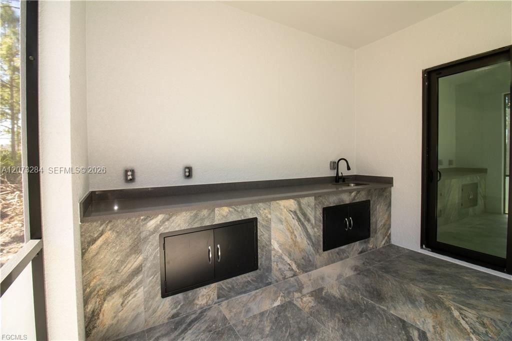 For Sale: $455,000 (4 beds, 3 baths, 1975 Square Feet)