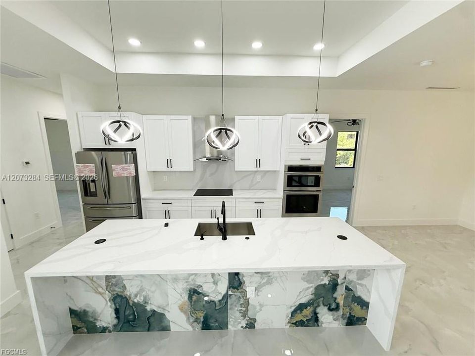 For Sale: $455,000 (4 beds, 3 baths, 1975 Square Feet)