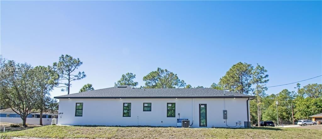 For Sale: $455,000 (4 beds, 3 baths, 1975 Square Feet)