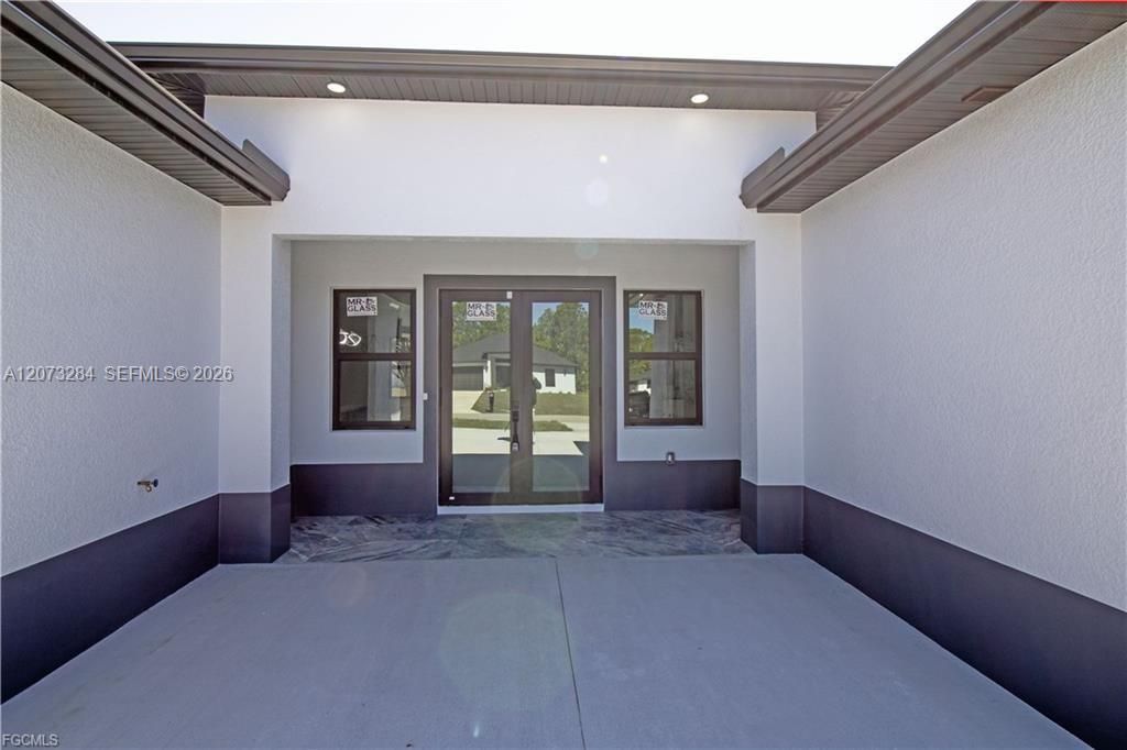 For Sale: $455,000 (4 beds, 3 baths, 1975 Square Feet)