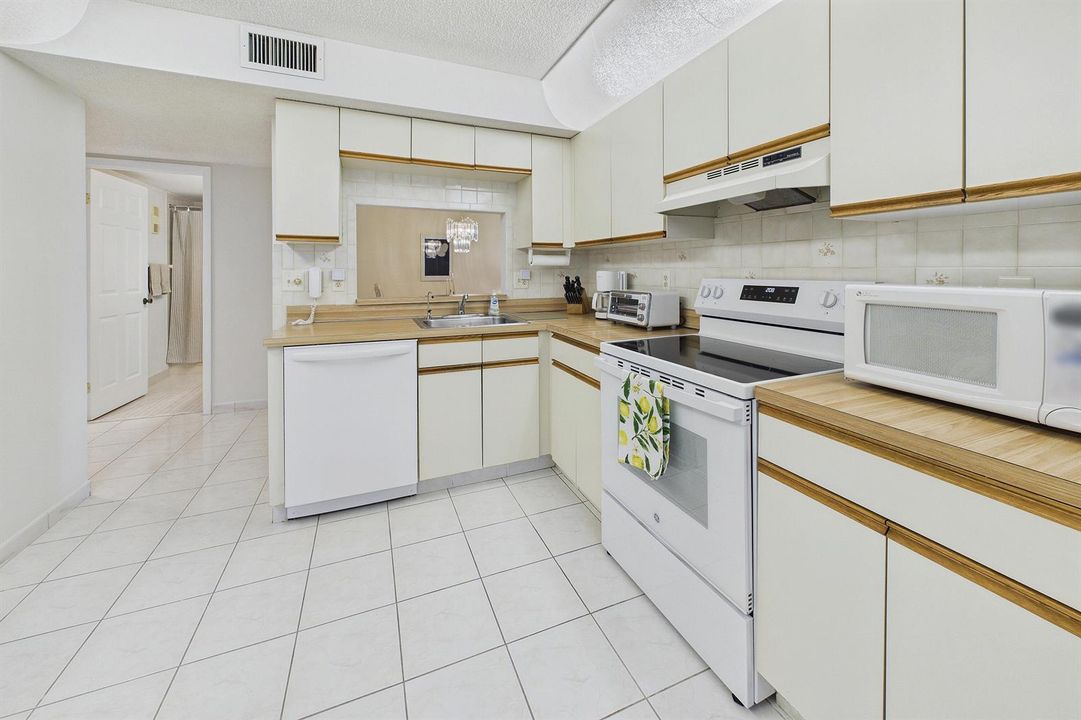 Kitchen 2