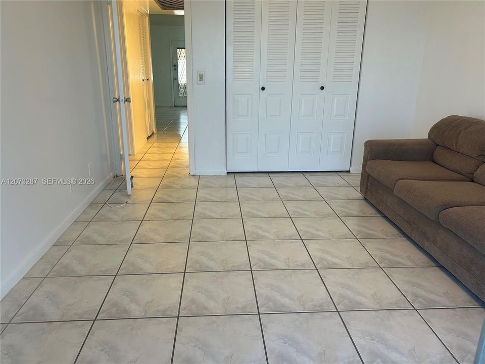 En Venta: $175,000 (2 camas, 2 baños, 933 Pies cuadrados)