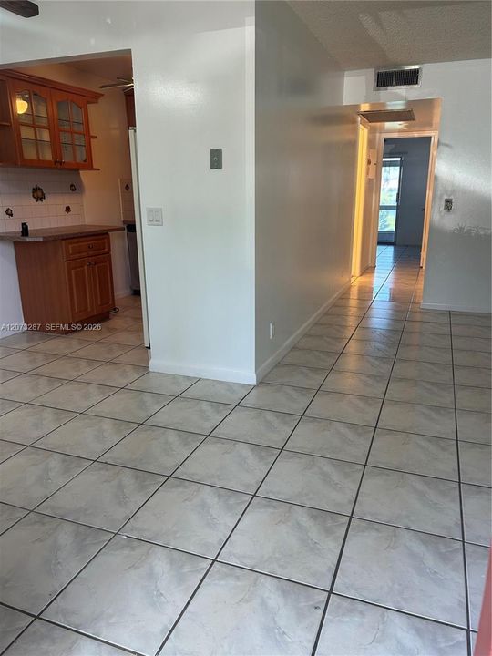 En Venta: $175,000 (2 camas, 2 baños, 933 Pies cuadrados)