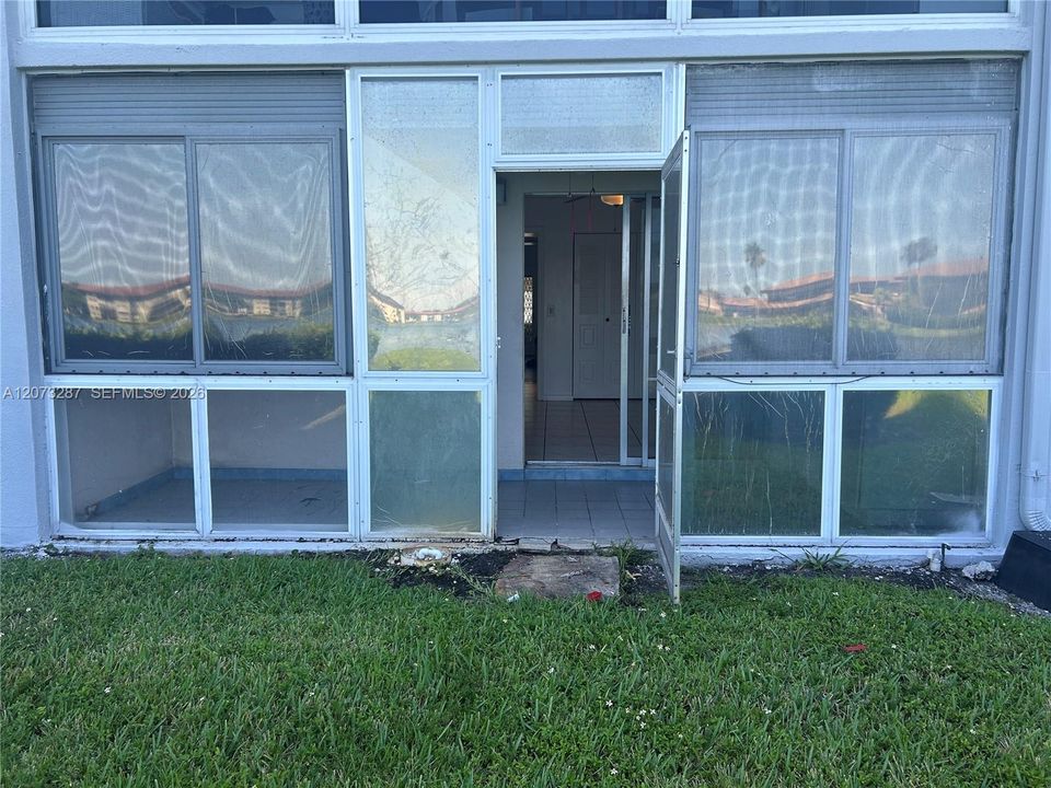 En Venta: $175,000 (2 camas, 2 baños, 933 Pies cuadrados)