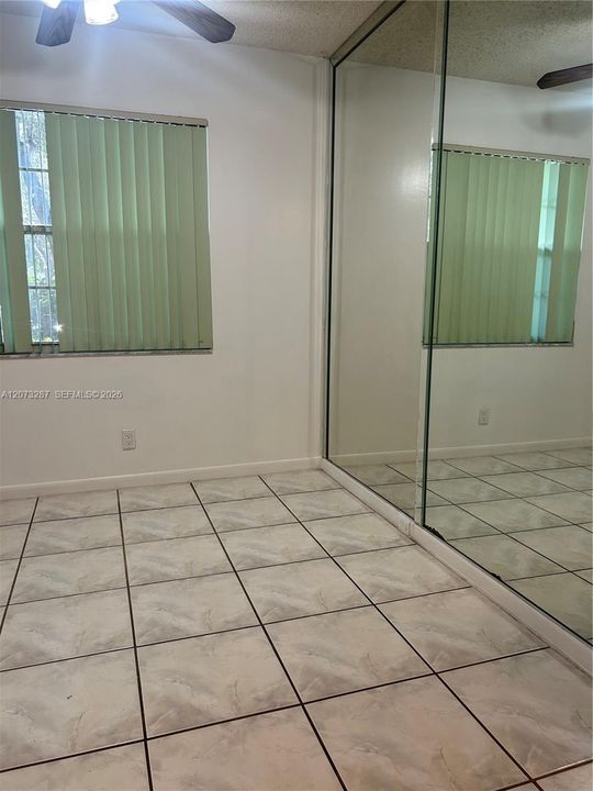 En Venta: $175,000 (2 camas, 2 baños, 933 Pies cuadrados)