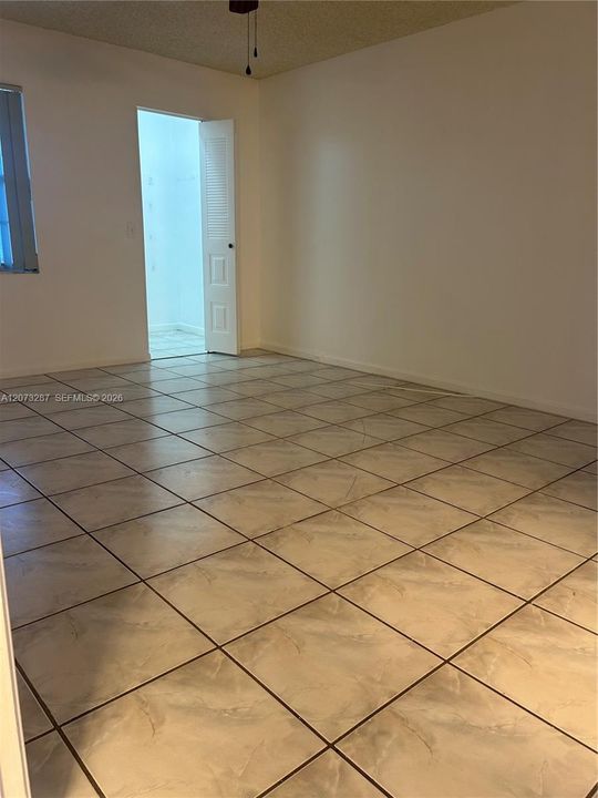 En Venta: $175,000 (2 camas, 2 baños, 933 Pies cuadrados)