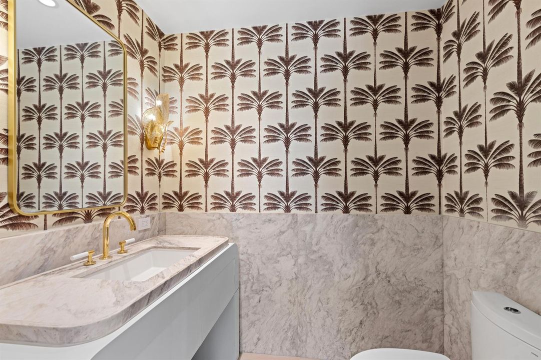 28-Powder Room