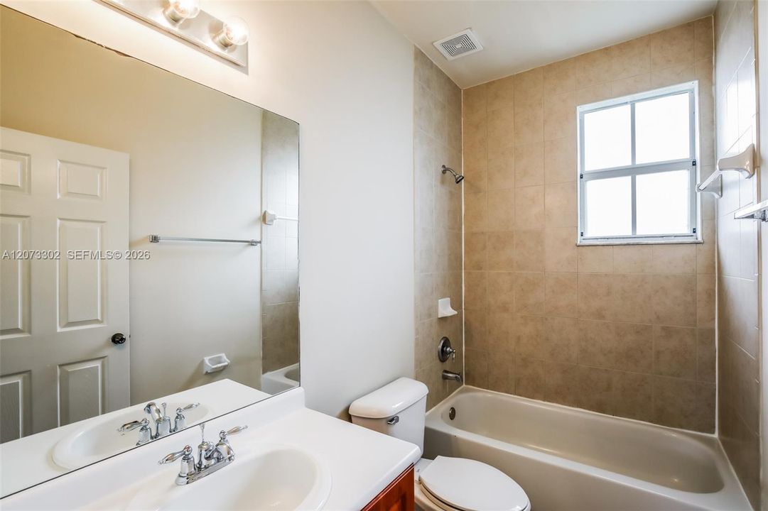 For Rent: $3,215 (5 beds, 3 baths, 2598 Square Feet)