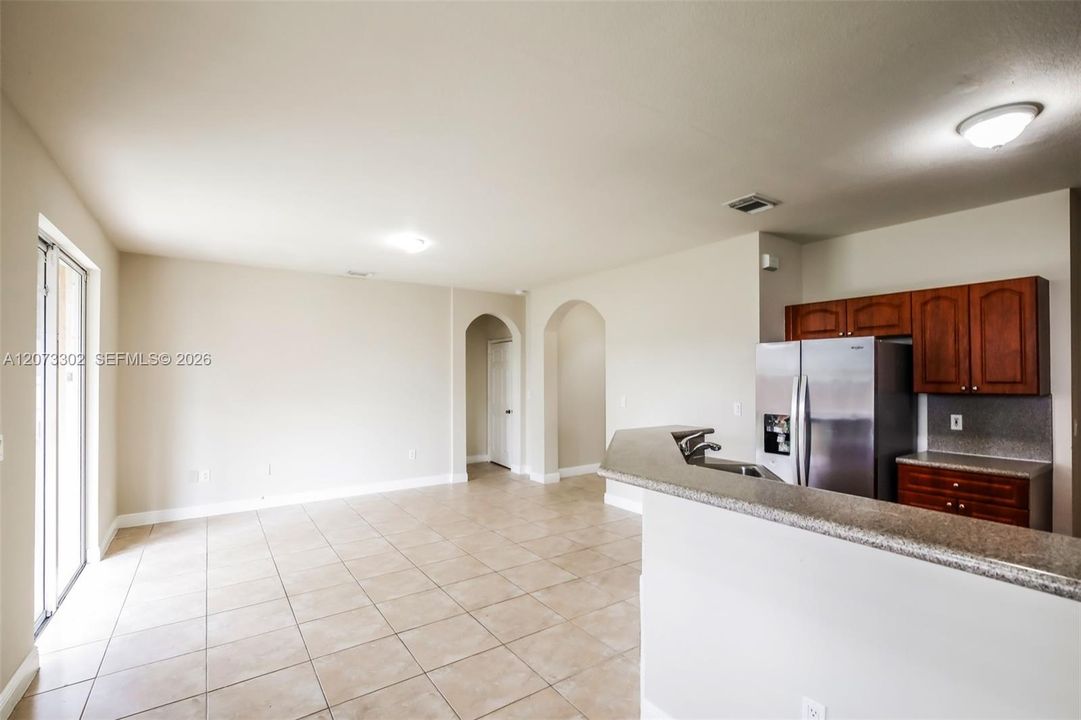 For Rent: $3,215 (5 beds, 3 baths, 2598 Square Feet)