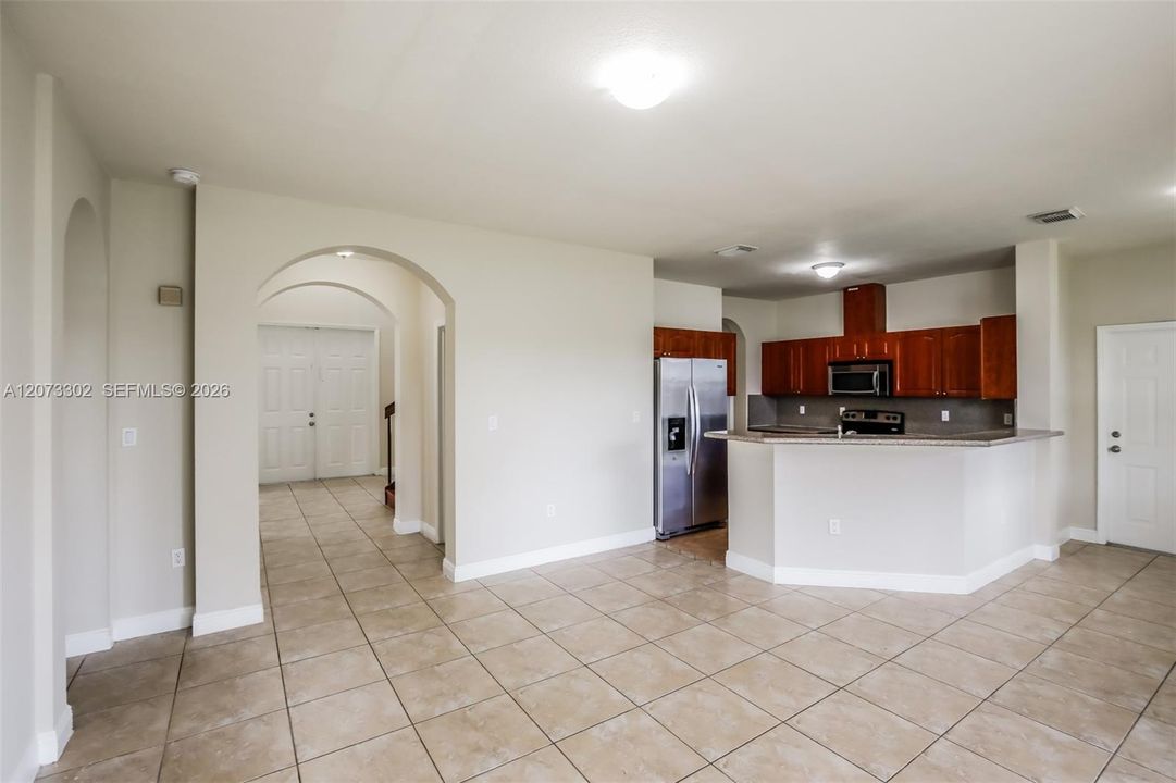For Rent: $3,215 (5 beds, 3 baths, 2598 Square Feet)