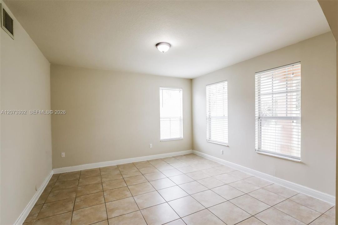 For Rent: $3,215 (5 beds, 3 baths, 2598 Square Feet)