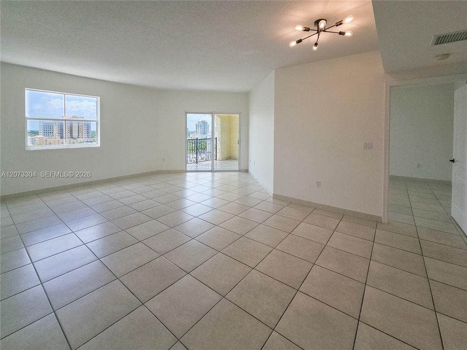 В аренду: $2,975 (2 спален, 2 ванн, 1011 Квадратных фут)
