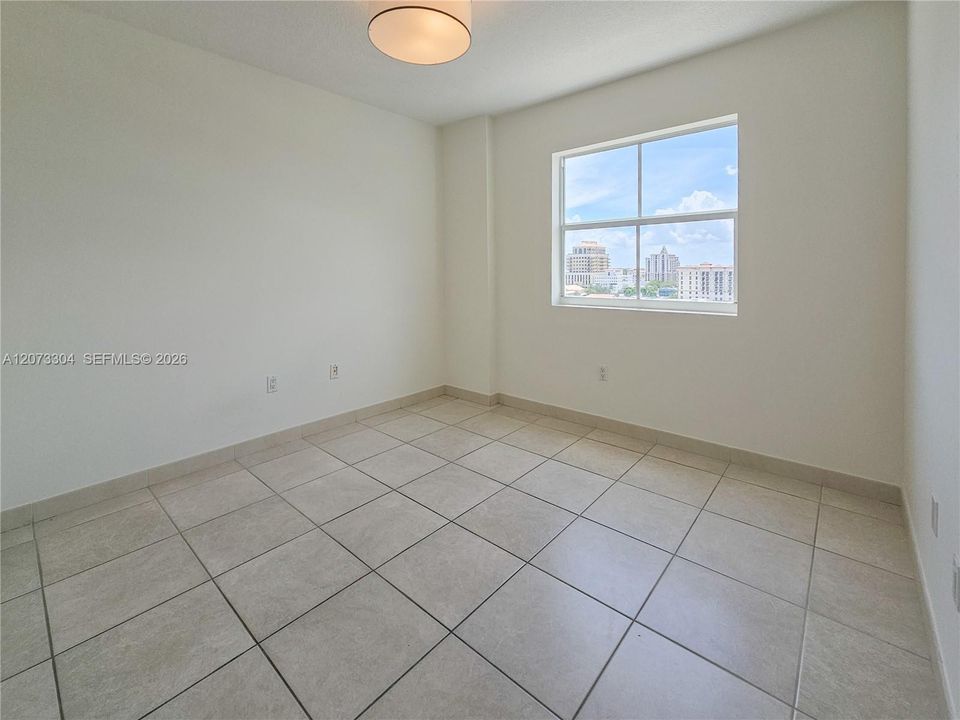 В аренду: $2,975 (2 спален, 2 ванн, 1011 Квадратных фут)