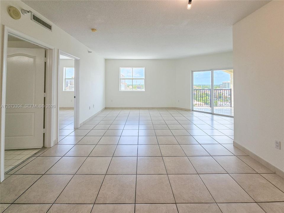 В аренду: $2,975 (2 спален, 2 ванн, 1011 Квадратных фут)
