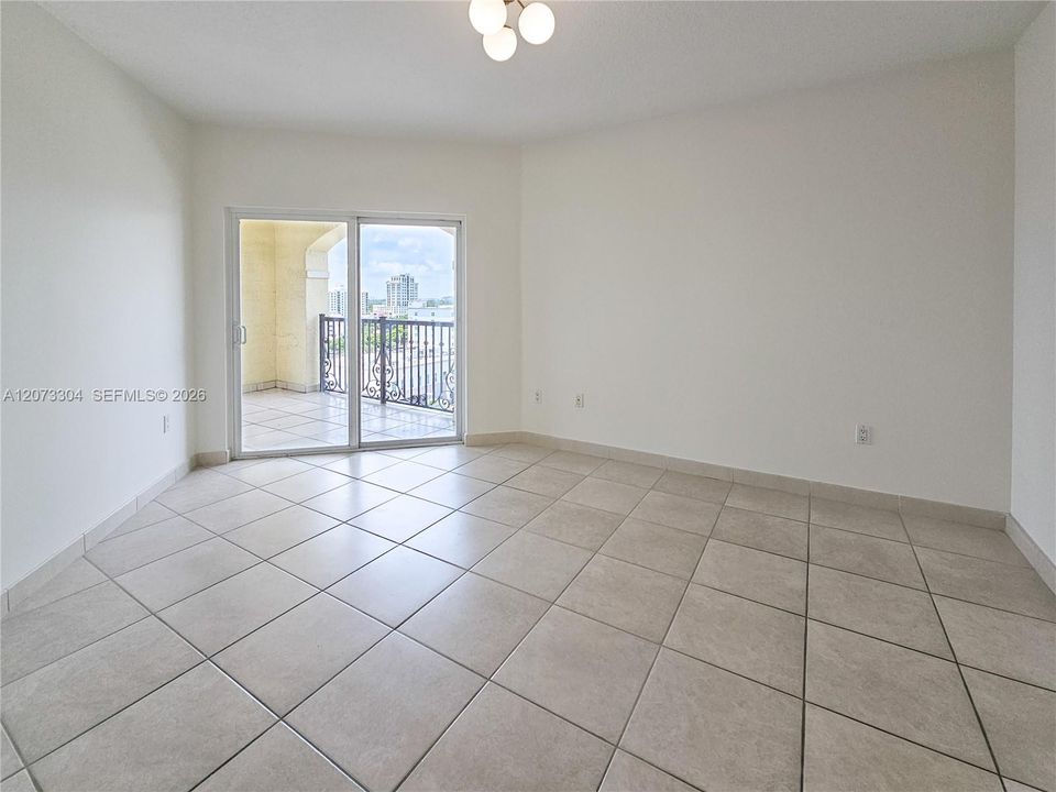 В аренду: $2,975 (2 спален, 2 ванн, 1011 Квадратных фут)