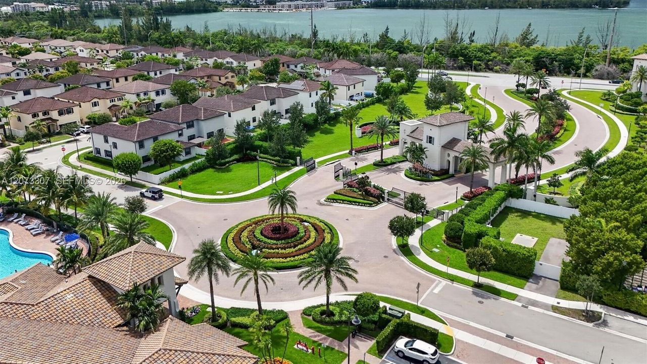 На продажу: $859,000 (5 спален, 3 ванн, 3316 Квадратных фут)