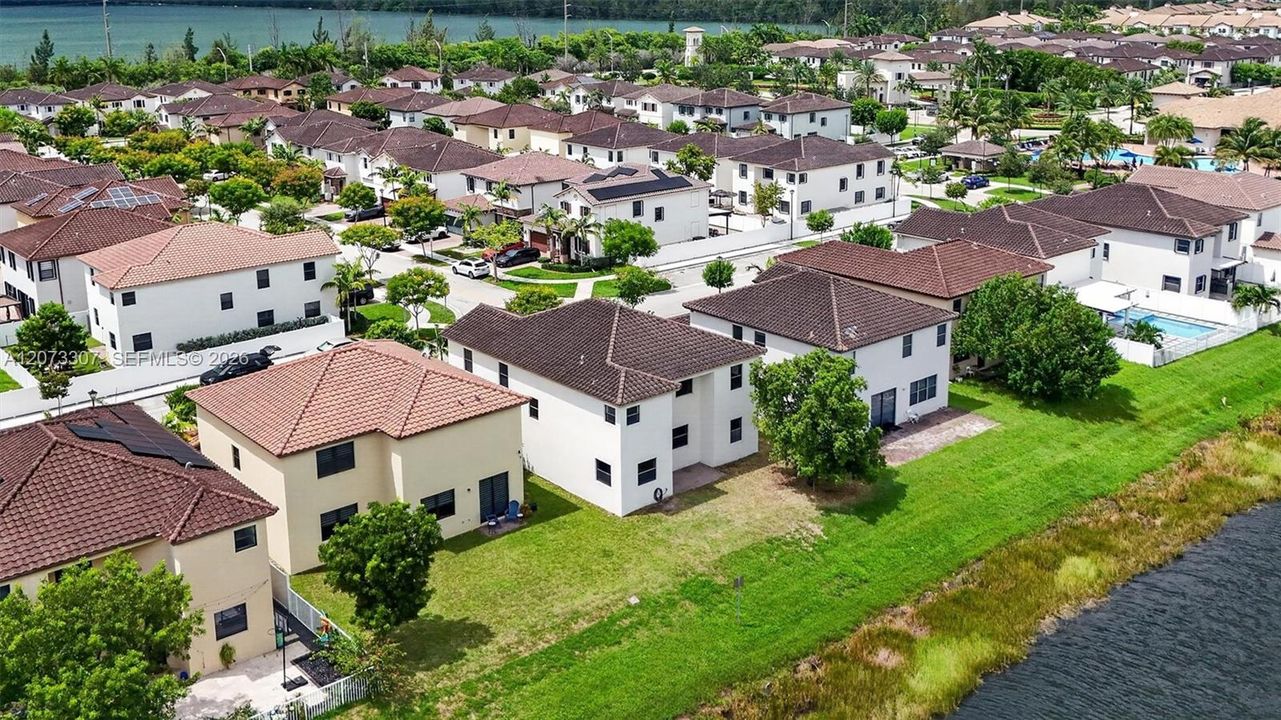 На продажу: $859,000 (5 спален, 3 ванн, 3316 Квадратных фут)