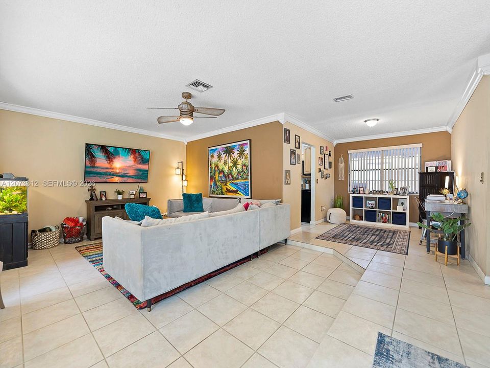 For Rent: $3,900 (3 beds, 2 baths, 1786 Square Feet)