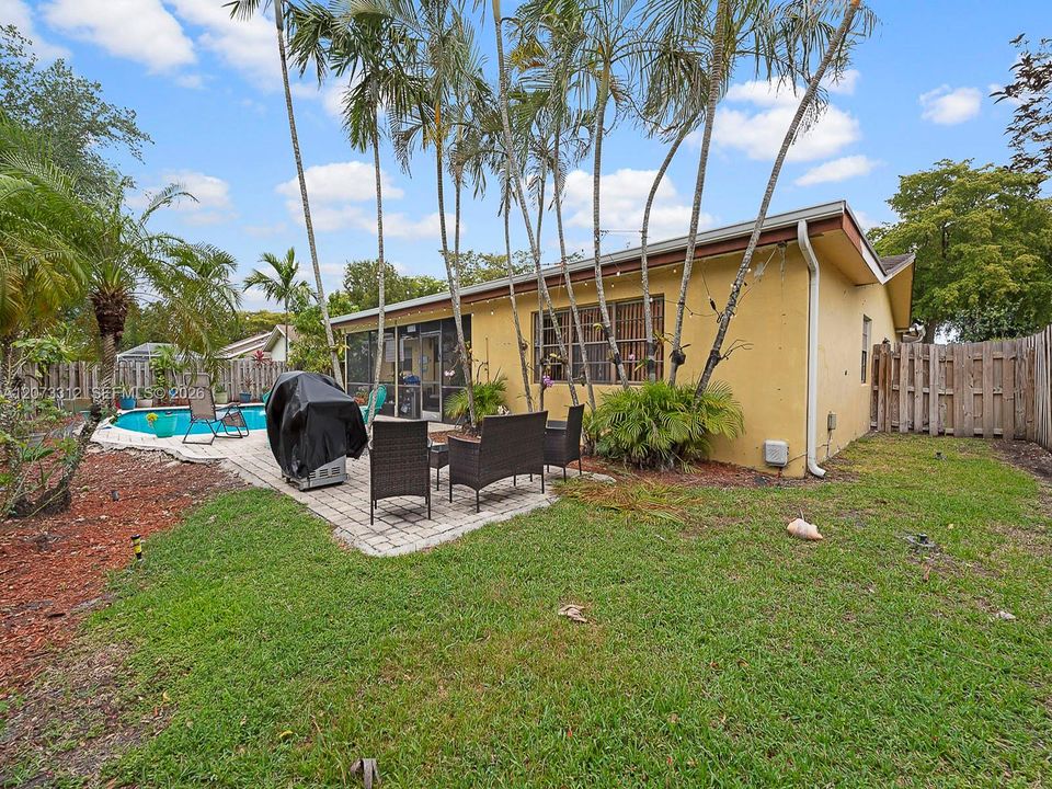 For Rent: $3,900 (3 beds, 2 baths, 1786 Square Feet)