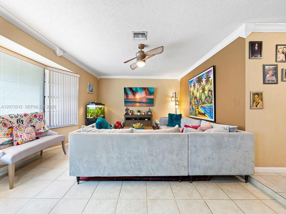 For Rent: $3,900 (3 beds, 2 baths, 1786 Square Feet)