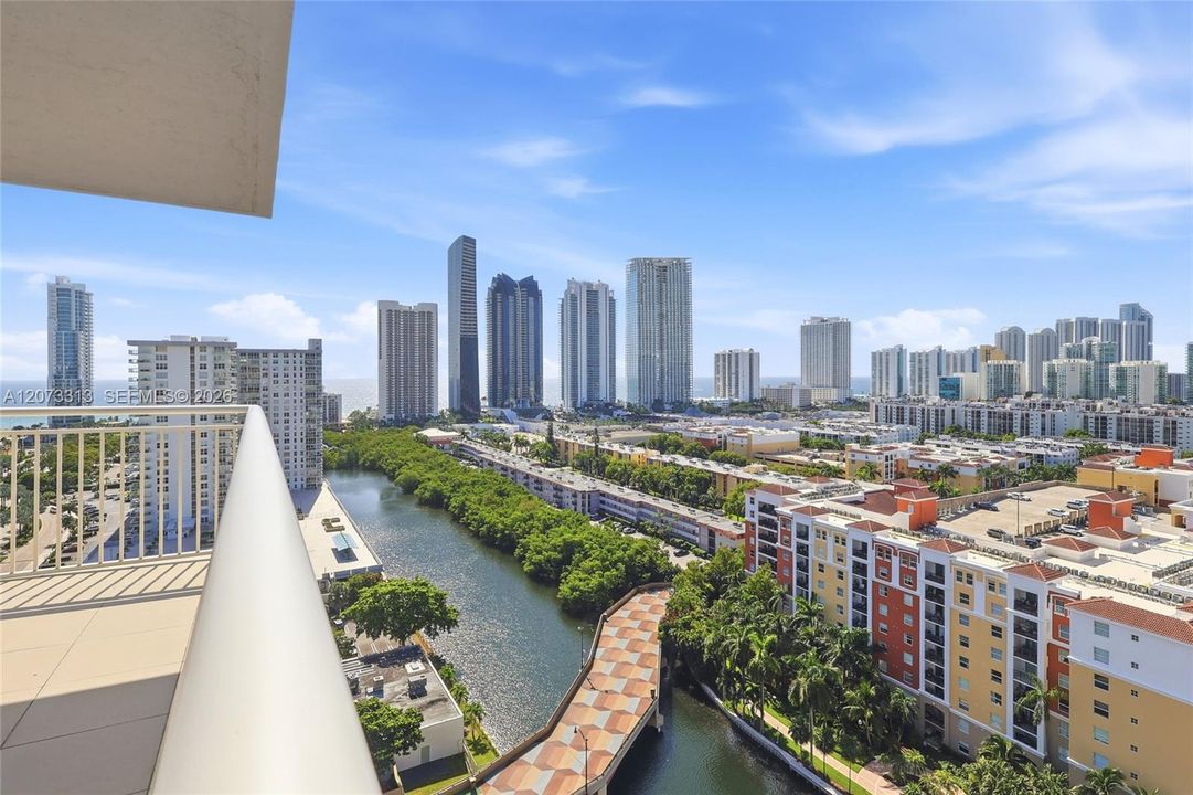 En Venta: $849,000 (3 camas, 3 baños, 1890 Pies cuadrados)