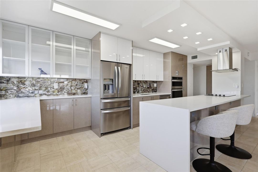 En Venta: $849,000 (3 camas, 3 baños, 1890 Pies cuadrados)