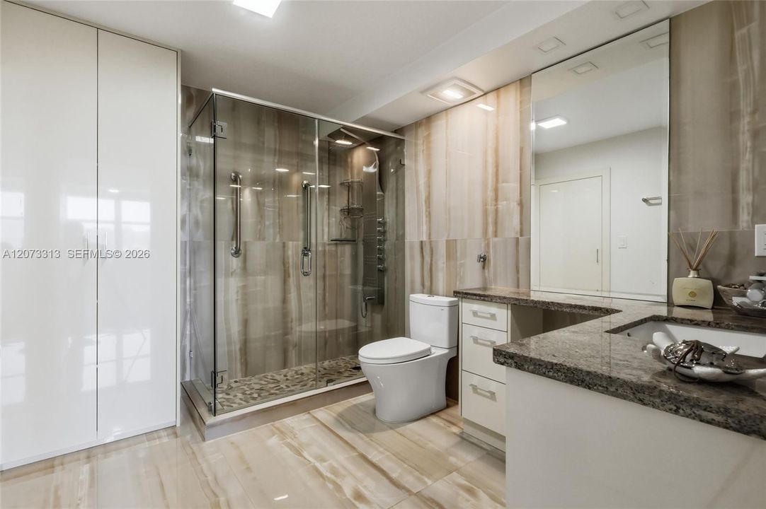 En Venta: $849,000 (3 camas, 3 baños, 1890 Pies cuadrados)