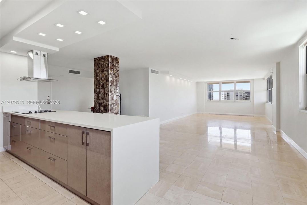 En Venta: $849,000 (3 camas, 3 baños, 1890 Pies cuadrados)