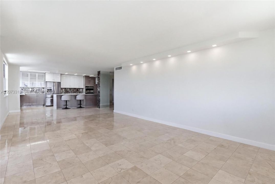 En Venta: $849,000 (3 camas, 3 baños, 1890 Pies cuadrados)