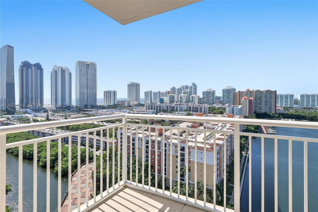 En Venta: $849,000 (3 camas, 3 baños, 1890 Pies cuadrados)