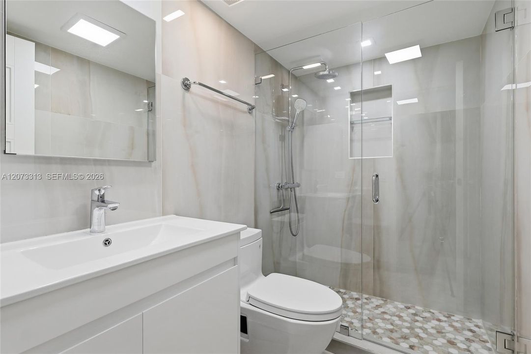 En Venta: $849,000 (3 camas, 3 baños, 1890 Pies cuadrados)