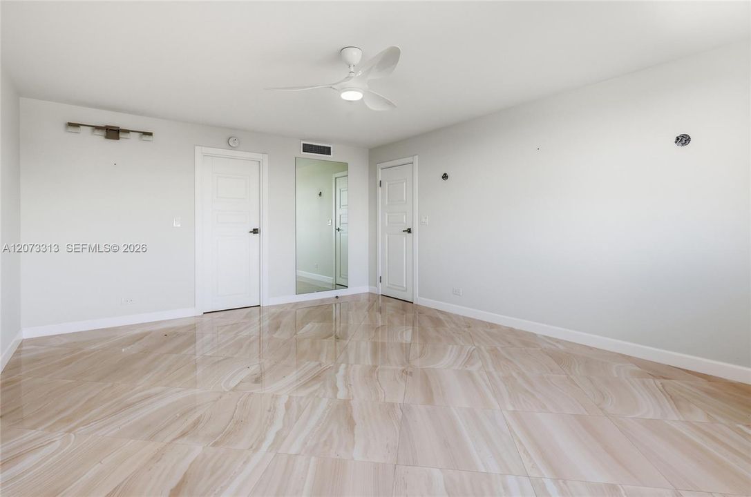 En Venta: $849,000 (3 camas, 3 baños, 1890 Pies cuadrados)
