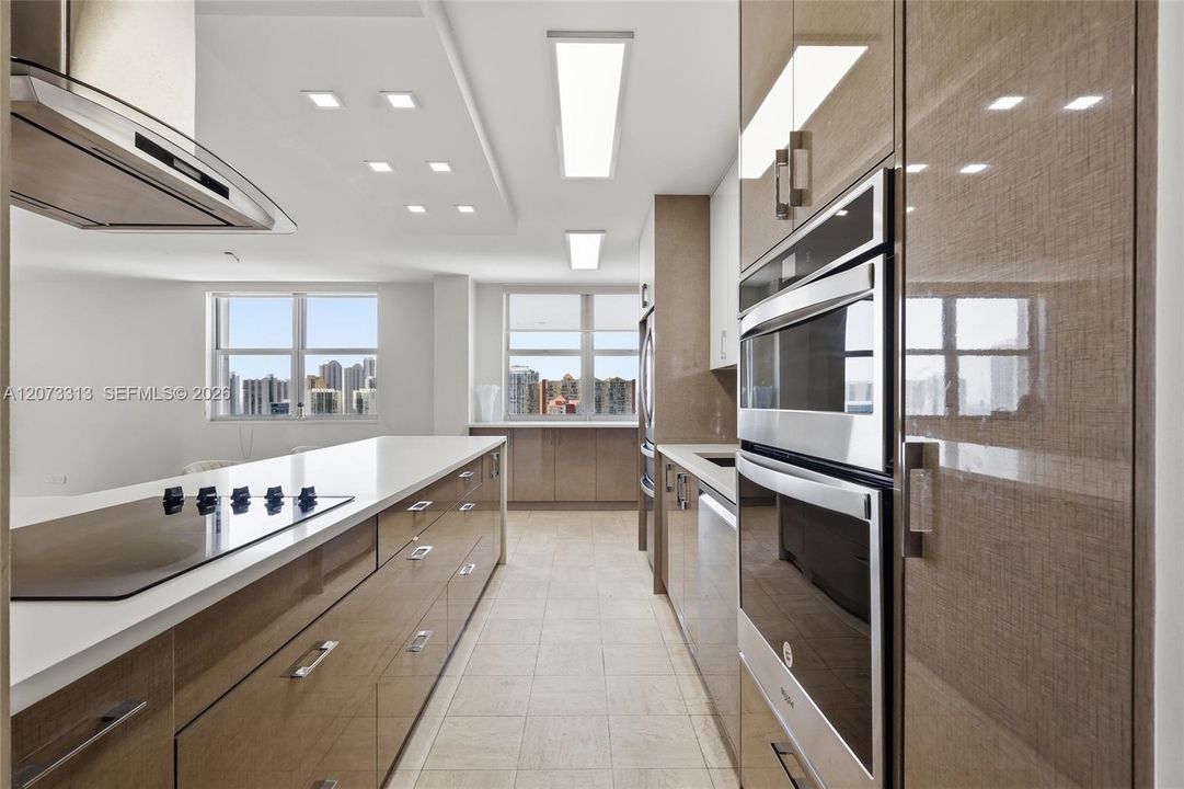 En Venta: $849,000 (3 camas, 3 baños, 1890 Pies cuadrados)