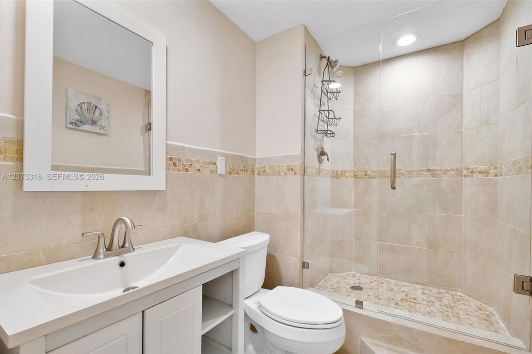 For Rent: $2,900 (2 beds, 1 baths, 1024 Square Feet)