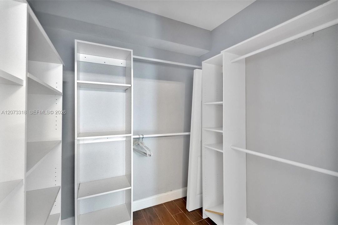 For Rent: $2,900 (2 beds, 1 baths, 1024 Square Feet)