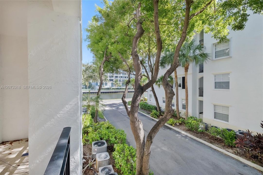 For Rent: $2,900 (2 beds, 1 baths, 1024 Square Feet)