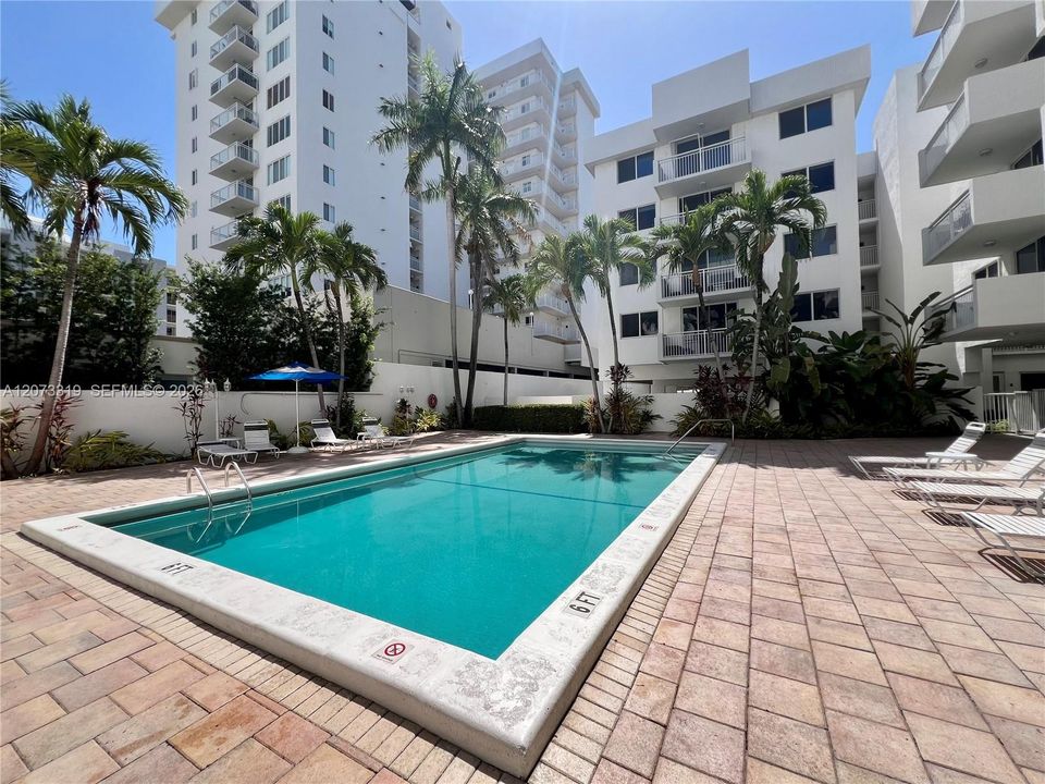 For Rent: $3,700 (2 beds, 2 baths, 1065 Square Feet)