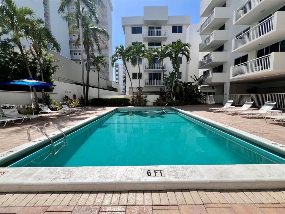 For Rent: $3,700 (2 beds, 2 baths, 1065 Square Feet)