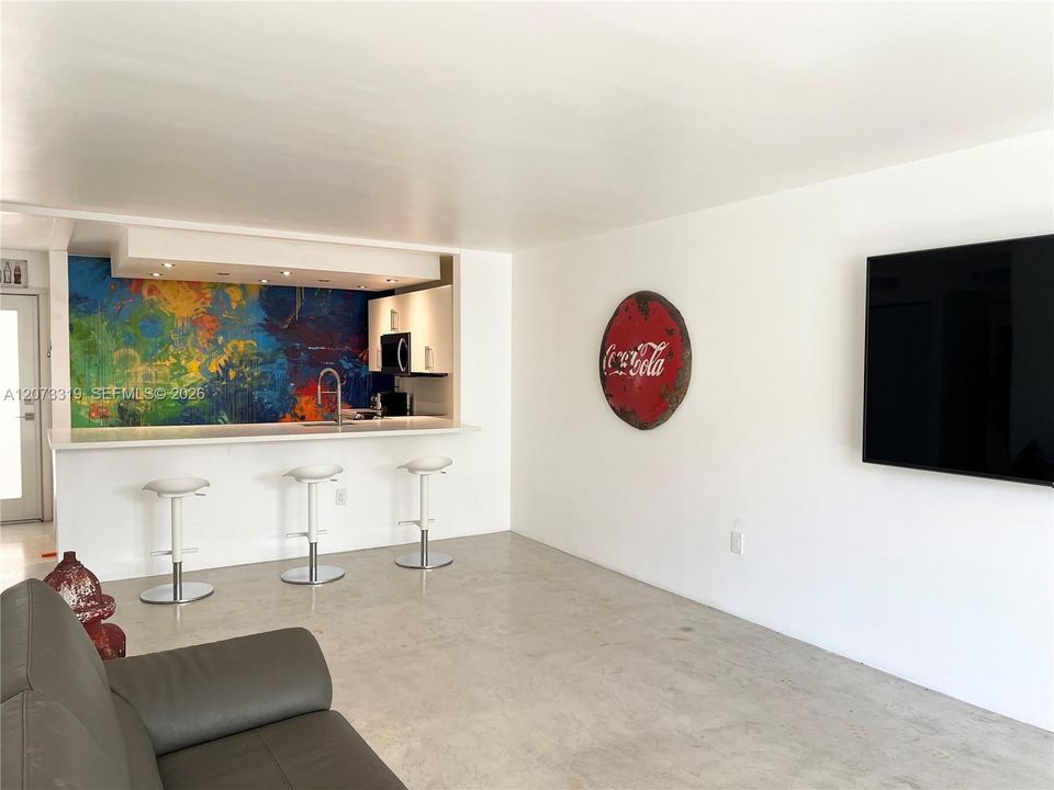 For Rent: $3,700 (2 beds, 2 baths, 1065 Square Feet)