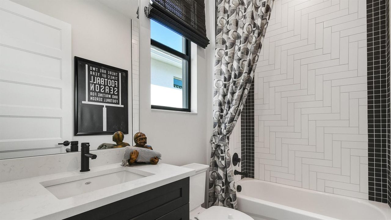 MOS-Madison Model - Secondary bath 2-1